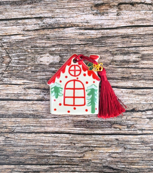 Πορσελάνινο Γούρι 2026 Χριστουγεννιάτικο Σπιτάκι