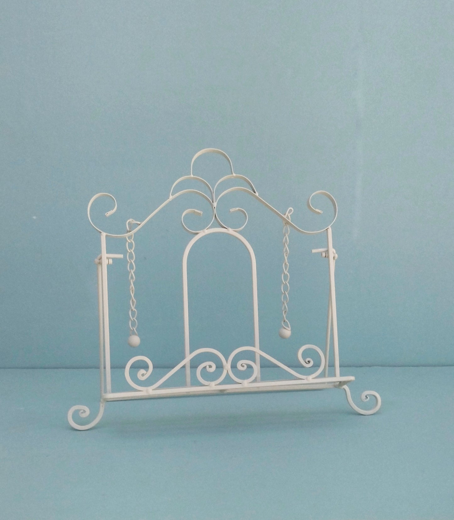 White Metal Book Stand, Retro Display Stand For Wedding Guest Book With Bookmarks