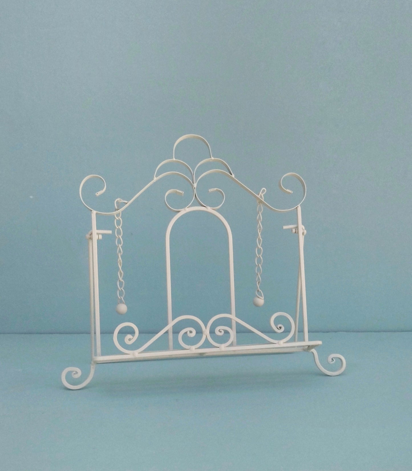 White Metal Book Stand, Retro Display Stand For Wedding Guest Book With Bookmarks