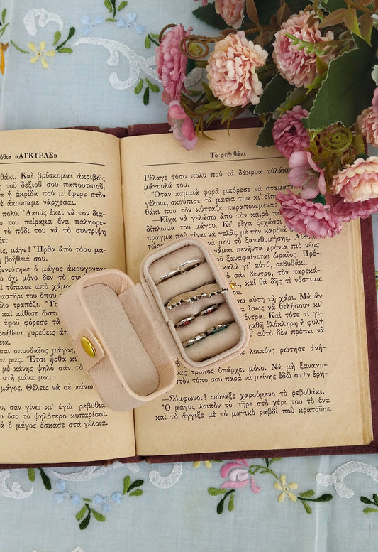 Travel Jewelry Box With 4 Pairs Of Earrings