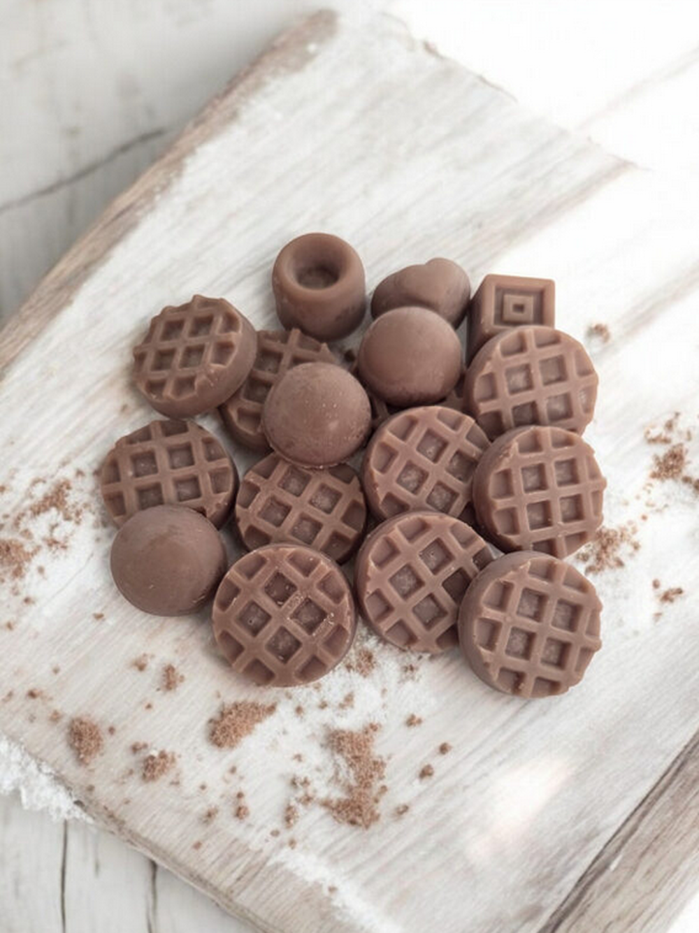 Small Vintage Chocolate Box With Wax Melts