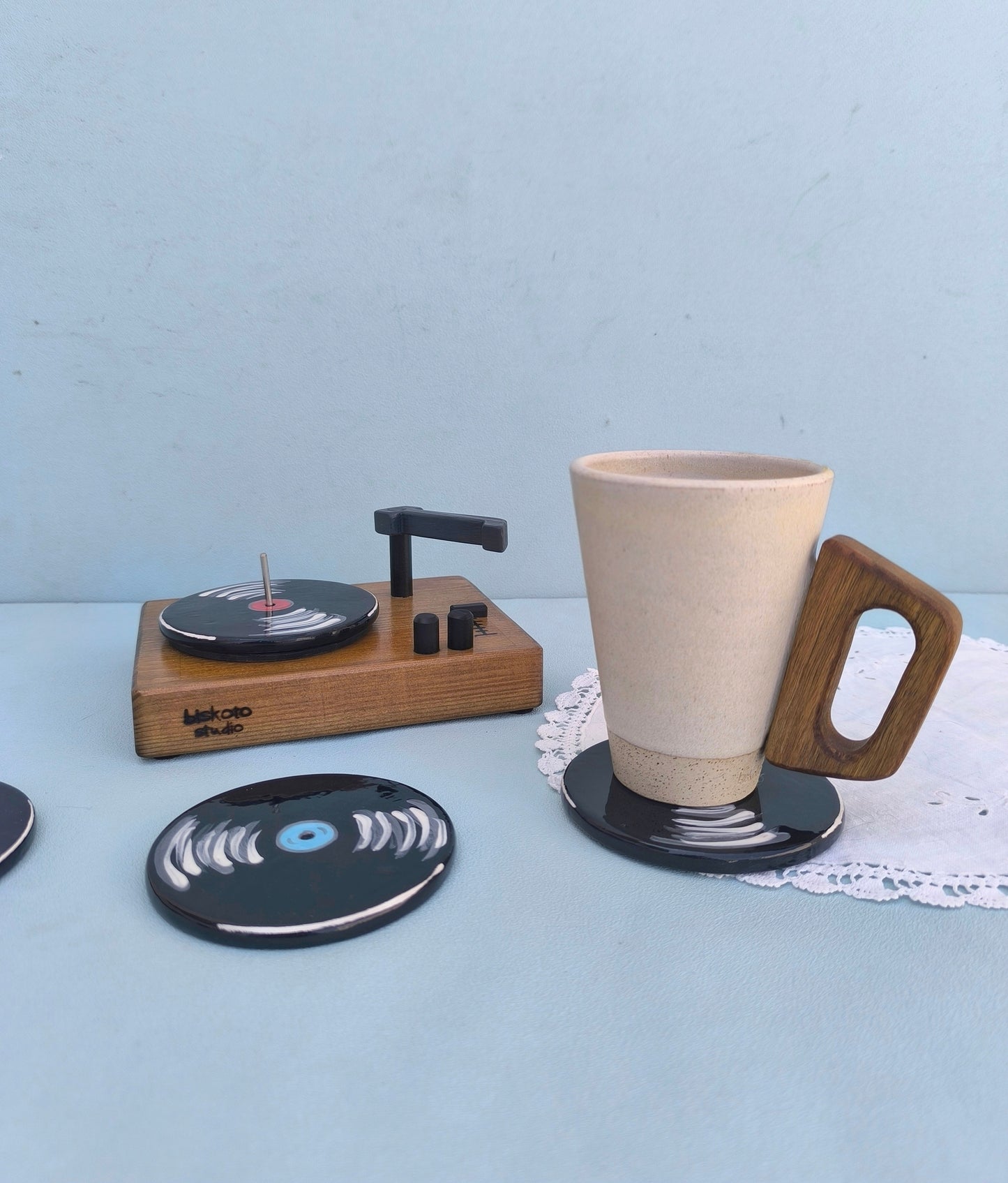 Wooden Record Player Coaster Holder with 4 Disc Shaped Ceramic Coasters, Music Producer Gifts