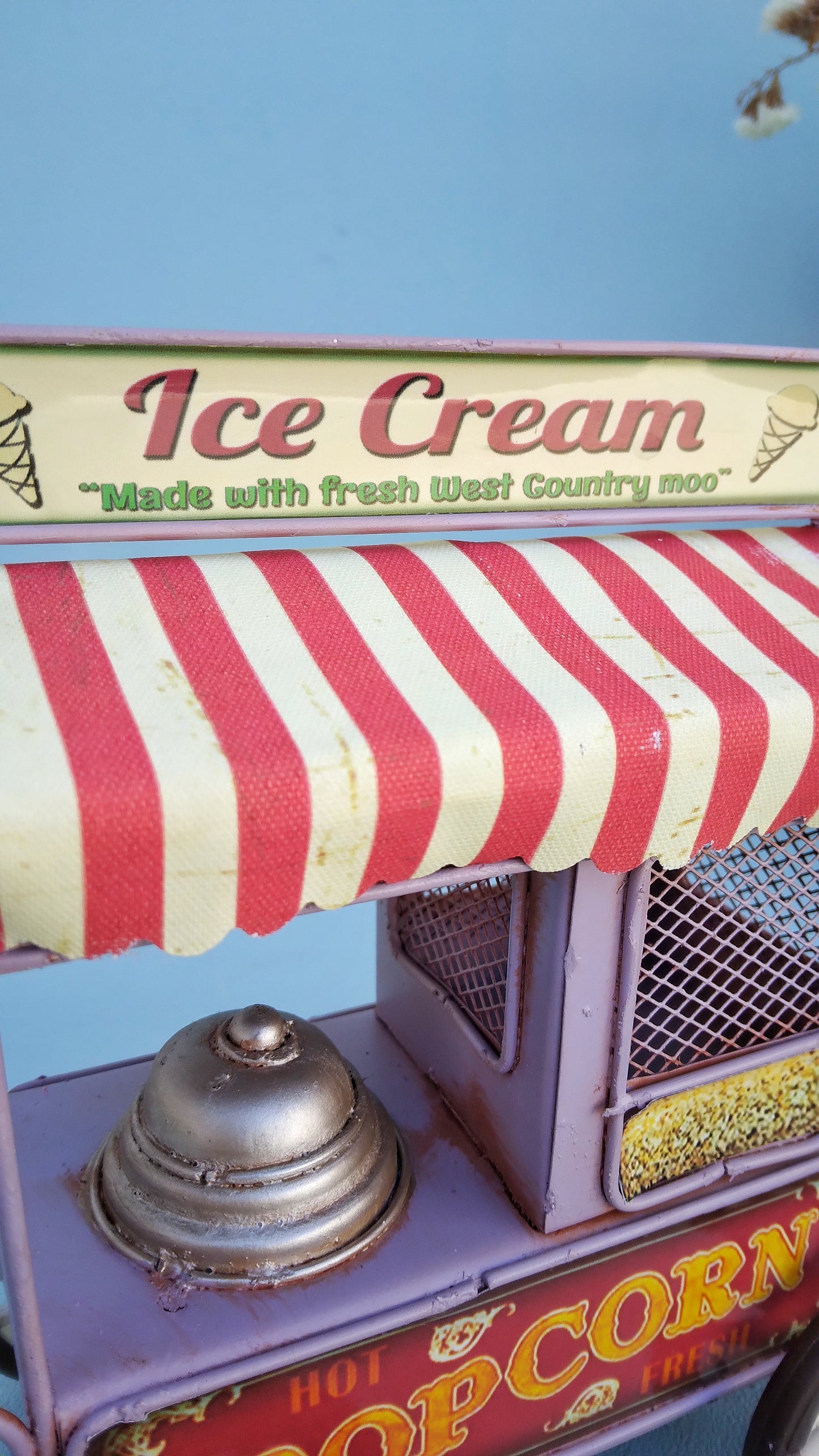 Miniature Ice Cream Cart, Retro Popcorn Stand, Fair Theme Party Table Decor