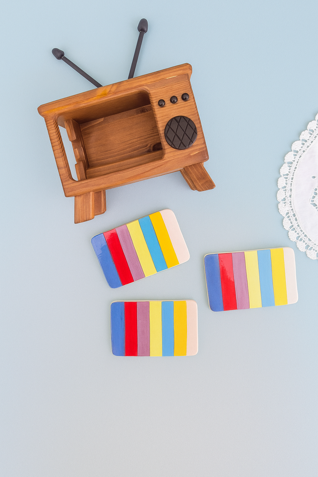 Old TV with Ceramic Colorful Coasters, Coasters Set of 4 With Wooden Holder, Retro Home Decor