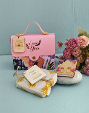 Load image into Gallery viewer, Handbag Gift Box
