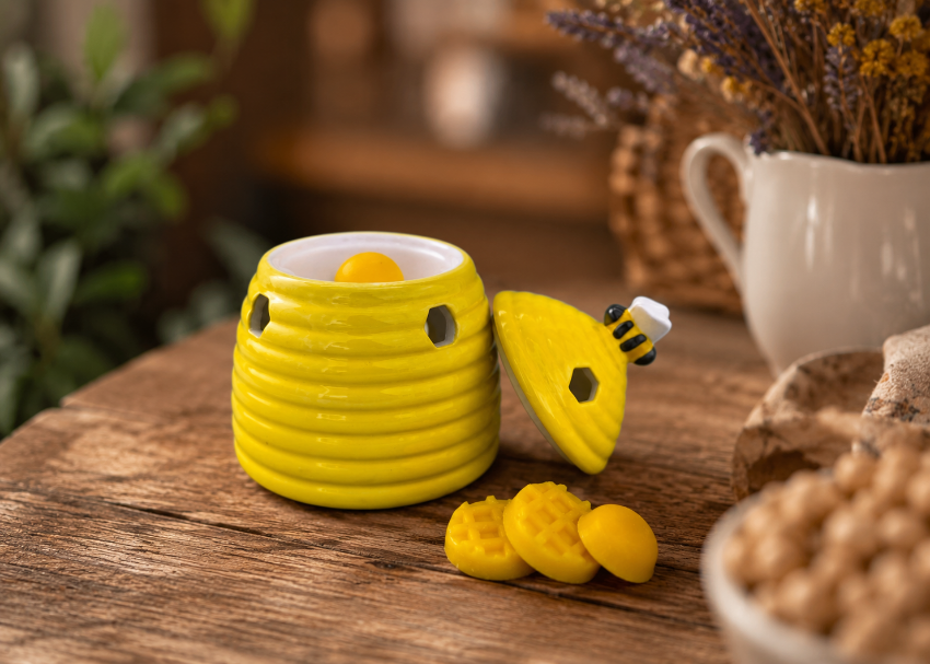 Beehive Wax Melt Burner And Soy Wax Melts Gift Box, Essential Oils Diffuser, Cute Bee Gifts For Nature Lover