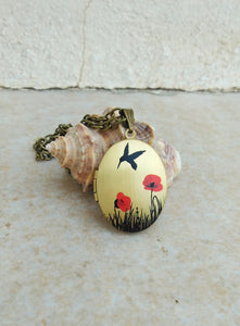 Custom Locket Necklace, Hummingbird Necklace, Vintage Style Oval Necklace
