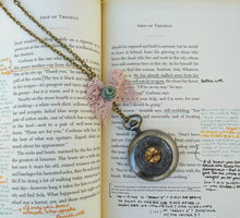 Load image into Gallery viewer, Vintage Style Pocket Watch Necklace
